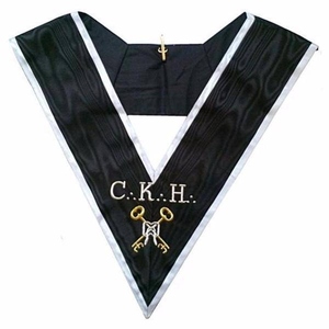 Collier de Grand Secrétaire du Rite Français 30e Degré, noir, avec garniture argentée et plumes croisées, pour les officiers de loge - Product Image 1
