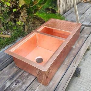 Évier de cuisine en cuivre rustique profond à double cuve, avec cuve simple surdimensionnée et texture artisanale, pour maisons traditionnelles - Product Image 1