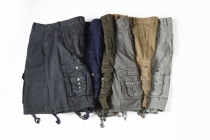 Shorts cargo pour hommes de haute qualité avec logo personnalisé, shorts décontractés d'été 100% coton, multi-poches, motif uni, OEM - Product Image 2