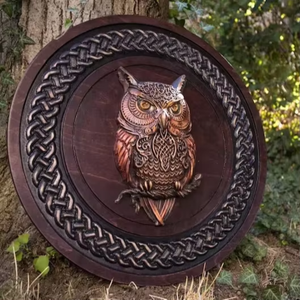 Bouclier rond en bois traditionnel viking, artisanat inspiré du monde nordique, fait main, pour usage décoratif et événements costumés - Product Image 6