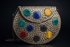 Pochette de soirée mosaïque tendance avec chaîne amovible pour mariage et fête - Product Image 3