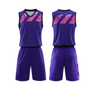 Tenue de basketball très demandée pour l'extérieur, respirante, séchage rapide, en polyester/coton, avec options personnalisables - Product Image 1