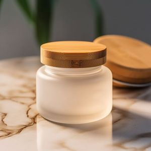 Pot en verre transparent durable avec couvercle en bois, idéal pour le stockage des céréales, des légumineuses, des collations et des fruits secs dans le garde-manger. - Product Image 3