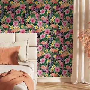 Papel Tapiz Autoadhesivo Decorativo para Pared con Diseño de Plantas Tropicales Negras, Hojas Verdes, Flores Rosas y Flamencos - Product Image 4
