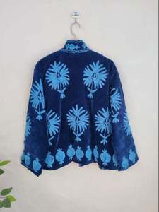 Chaqueta de Terciopelo para Mujer con Bordado Floral, Estilo Suzani, Ideal para Fiestas - Product Image 3
