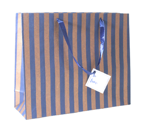 Sac en papier d'art recyclé de qualité supérieure, fait main, imprimé à l'écran avec des rayures métalliques en cuivre et des poignées en ruban de satin assorties - Product Image 3