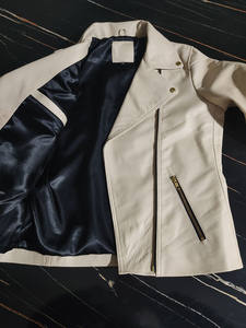 Chaqueta Varsity de Piel de Oveja Auténtica Personalizada para Mujer, al por Mayor, Calefactable, Transpirable, Resistente al Viento, para Invierno, de Fabricante - Product Image 2