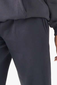 กางเกงขายาวทรงบานสไตล์ OEM สำหรับผู้หญิง ลายเพ้นท์ สตรีทแฟชั่น ผ้าฝ้ายฟลีซ 100% ทรงปกติ สวมใส่สบาย เหมาะสำหรับเล่นกีฬาและลำลอง - Product Image 3