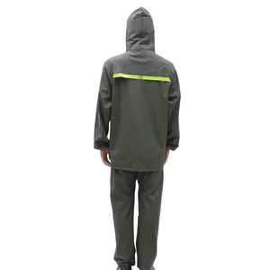 Traje Impermeable para Hombre, Chaqueta con Capucha y Pantalones, con Franjas Reflectantes, para Senderismo, Camping y Actividades al Aire Libre, Estilo Industrial - Product Image 4