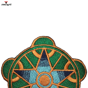 Patchs brodés personnalisés en PU avec fil métallique, grand logo fait main, bordure adhésive Merrow, pour chapeaux - Vente en gros - Product Image 4