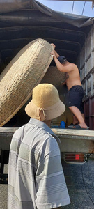 เรือไม้ไผ่ทำมือขายส่ง พร้อมม้านั่งและไม้พาย เรือไม้ไผ่เวียดนาม สำหรับตกแต่งรีสอร์ท - Product Image 4