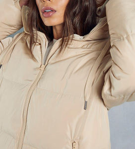 Vestes matelassées pour hommes à prix de gros, personnalisables, faible MOQ, chaudes, coupe ajustée, style streetwear, en coton imprimé - Product Image 2