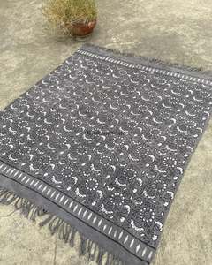 ผ้าห่มราคาถูกขายส่ง ผ้าฝ้ายพิมพ์ลายบล็อกด้วยมือ พร้อมพู่ห้อย ผลิตด้วยมือจากอินเดีย - Product Image 3