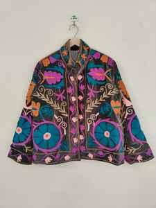 Veste en velours noir brodée, style bohème folklorique floral, faite à la main, style vintage, vêtement d'extérieur, broderie Suzani en velours - Product Image 5