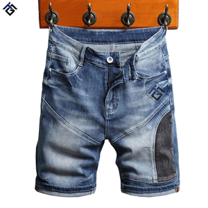 Shorts en jean taille haute pour homme, coupe droite oversize, avec logo de créateur, ourlet brut, strass et délavé - Product Image 2
