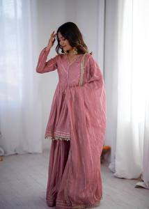 Ensemble Sharara traditionnel indien Mal Chanderi avec détails en miroir véritable - Product Image 4