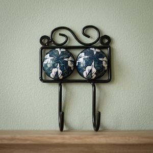 Patère murale vintage en céramique avec motif floral, écologique, installation autocollante pour rangement de vêtements - Product Image 4