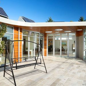 Chaise suspendue de patio en acier robuste, banc de balançoire en métal résistant aux intempéries pour usage en extérieur - Product Image 3