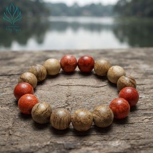 สร้อยข้อมือไม้กฤษณาเวียดนามยอดนิยมสำหรับลูกค้า รุ่น Unisex AL-SD-0054-12 ประดับด้วยลูกปัดไม้กฤษณาธรรมชาติ 11 เม็ด และลูกปัดปะการังสีแดง 6 เม็ด ขนาด 12 มม. - Product Image 2