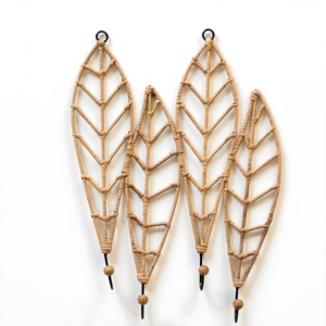 El precio más barato Ganchos colgantes de ratán hechos a mano Colgador decorativo montado en la pared en el baño - Product Image 4