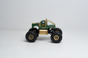 Coche RC de Alta Velocidad Mirana - Monster Truck |   Coche de carreras para niños |   Altavoz Bluetooth integrado para todoterreno |   Recargable por USB Tipo-C - Product Image 4