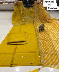 Colección Premium de Muselina de Seda con Adornos de Pita en el Yoke y Butti Dispersos, Kurti-Pant Recto y Dupatta Leheriya, Moda Femenina - Product Image 4