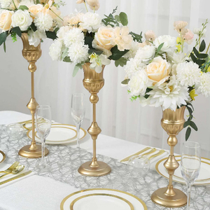 Juego de 3 Jarrones Decorativos para Mesa, Estilo Vintage, Color Dorado Metálico, Forma de Trompeta - Product Image 2