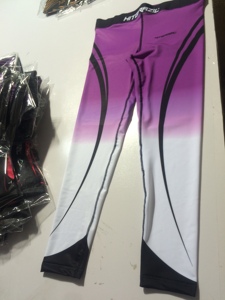 Leggings Deportivos para Mujer, Leggings de Entrenamiento de 25 Pulgadas - Pantalones de Yoga de Cintura Alta con Bolsillos, Color Morado Oscuro Suave como la Mantequilla - Product Image 3