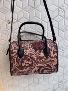 Bolso de Hombro de Cuero Tallado a Mano de Diseño 2026, Bolso de Mano de Lujo Estilo Gitano, Hecho a Mano, Elegante, para Mujer - Product Image 3