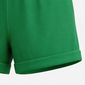 Ensemble de sport 2 pièces pour femme, imprimé géométrique vert, t-shirt à manches courtes et short au-dessus du genou, coupe régulière, séchage rapide, tricoté - Product Image 6