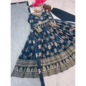 ชุดเดรสพิมพ์ลายดิจิทัลผ้าชินอนปักลายด้านล่างพร้อมชุดเดรสทำงาน - Product Image 2