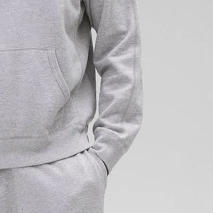 Hauts pour hommes à manches longues, coupe décontractée et poche kangourou pratique, idéal pour les tenues décontractées, l'usage quotidien et les tenues par temps froid, à prix abordable. - Product Image 4