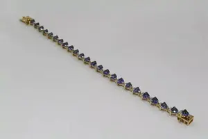 Pulsera de tenis Tishya con moissanita azul de corte trillón, chapada en oro amarillo de 925 sobre plata de ley, 19 g, joyería de lujo para mujer - Product Image 4