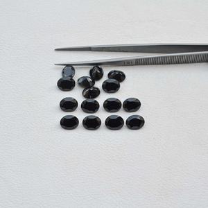 Venta al por mayor de piedras preciosas de corte ovalado de ónix negro Natural de 10x12mm para anillo colgante collar joyería de la India - Product Image 4