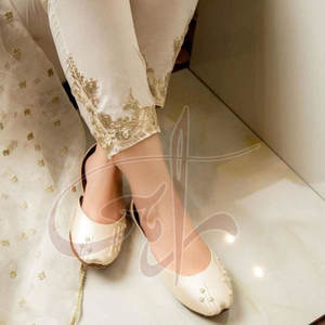 Khussa pour femmes de haute qualité et durables, couleur et logo personnalisés, tendance de la mode, imprimé, antidérapant, taille personnalisée - Product Image 4