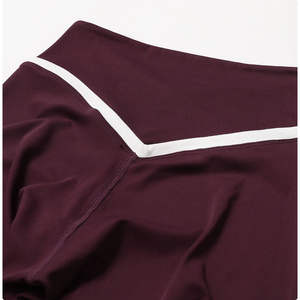 Conjunto Deportivo de Dos Piezas para Mujer: Sujetador Deportivo Sin Costuras con Tejido Acanalado y Pantalones Cortos de Yoga con Costuras en Contraste, Ropa Deportiva de Alto Impacto - Product Image 6