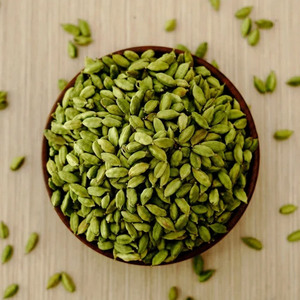 Cardamome verte indienne de qualité supérieure, en grappes, 6-7 mm, petite taille, épice aromatique entière, fournisseur d'exportation - Product Image 1