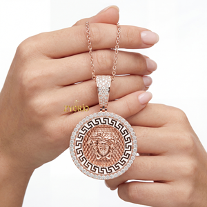 Colgante de Medallón de Diamantes Medusa Plateado con Cadena para Mujer, Ideal para Compromisos, Bodas y Fiestas de Lujo - Product Image 4