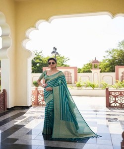Light Green Silk Saree Traditional Indian Wedding Dress Banarasi Style Draped With Border Pattern <b>Floor</b>-Length Regular Fit - Product Image 2