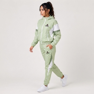 Ensemble de survêtement coupe-vent pour femme, veste et pantalon en polyester de qualité supérieure, léger et confortable, tenue de sport pour la course à pied et l'entraînement - Product Image 5