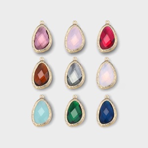 Pendentifs en pierres précieuses plaqués or, en verre facetté en forme de goutte, avec sertissage clos en argent 925, finition brossée vintage, 14x22mm, pour bijoux DIY, vente en gros - Product Image 1