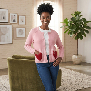 Cardigan en tricot rose HMR Sisterhood Sorority avec poches en forme de cœur rouge, col rond, manches longues, style décontracté - Product Image 4