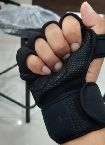 ถุงมือออกกำลังกายแบบครึ่งนิ้วสำหรับทุกเพศ ทำจากนีโอพรีน สำหรับยกน้ำหนัก ฝึกซ้อม ฟิตเนส ออกกำลังกาย  แบบสวม  ช่วยเพิ่มการยึดเกาะ - Product Image 3