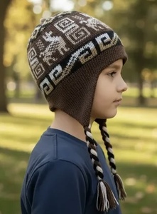 Chapeau en tricot à oreillettes pour enfant, motif LLAMITA - Product Image 1