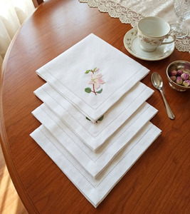 Servilletas de Tela de Algodón Bordadas con Diseño de Orquídeas, Servilletas de Tela con Dobladillo, Lavables a Máquina, Duraderas, para Hogar y Hotel, Venta al Por Mayor Personalizada - Product Image 1