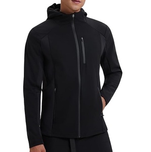 Fournisseur direct d'usine, nouvelle arrivée, veste softshell noire avec poche zippée sur la poitrine et capuche, vente en gros de vestes softshell d'hiver - Product Image 1