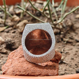 Anillo de Plata de Ley con Inicial y Moissanita Corte Baguette, Estilo Hip Hop, Diseño en Racimo, Bañado en Rodio, Joyería Unisex - Product Image 5