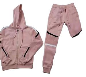 Ensemble de survêtement unisexe de haute qualité personnalisable avec logo et design unique - Product Image 1