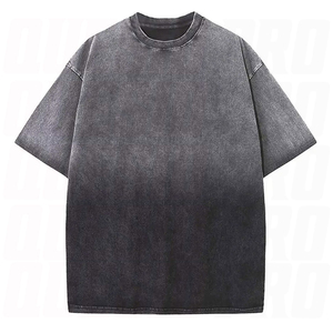 Venta al por mayor de camisetas oversize con lavado ácido y efecto desgastado por el sol, 100% algodón, cómodas y a la moda, estilo streetwear con estampado gráfico. - Product Image 1