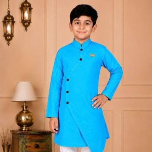 Ensemble Kurta Jaune Traditionnel Indien/Pakistanais en Coton à Séchage Rapide pour Garçons, Longueur Genou, Manches Longues, Boutons sur le Devant, Idéal pour Mariage/Fête - Product Image 4